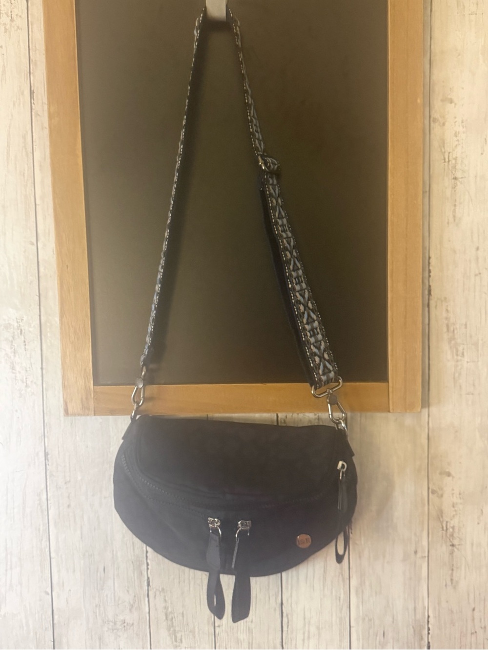 Women’s L&R Black Camo Embroidered Strap Large Crossbody Purse bag